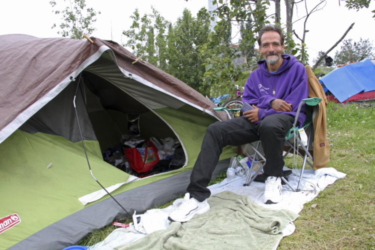 “Battling the Cold and Bears: Unraveling Anchorage’s Homeless Crisis Through One-Way Airfare”