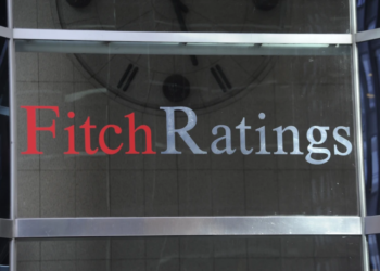 Fitch Lowers US Credit Rating Due to Increasing Debt and Political Discord