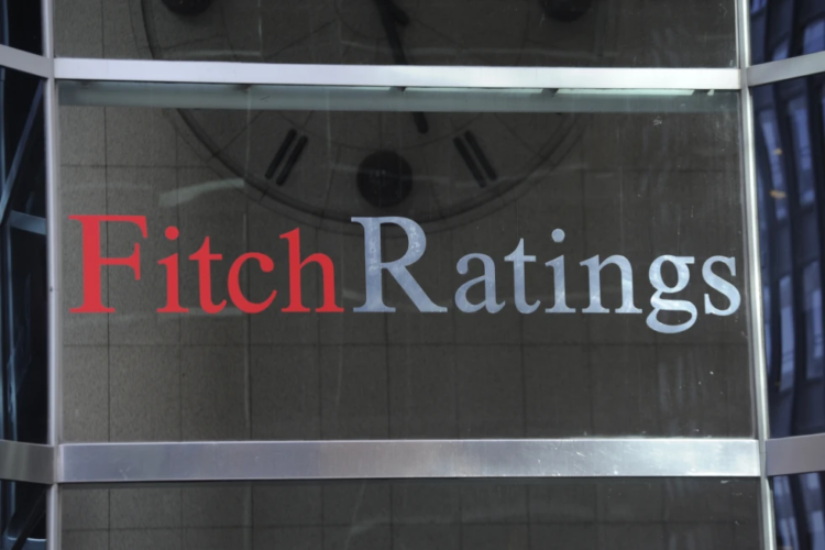 Fitch Lowers US Credit Rating Due to Increasing Debt and Political Discord